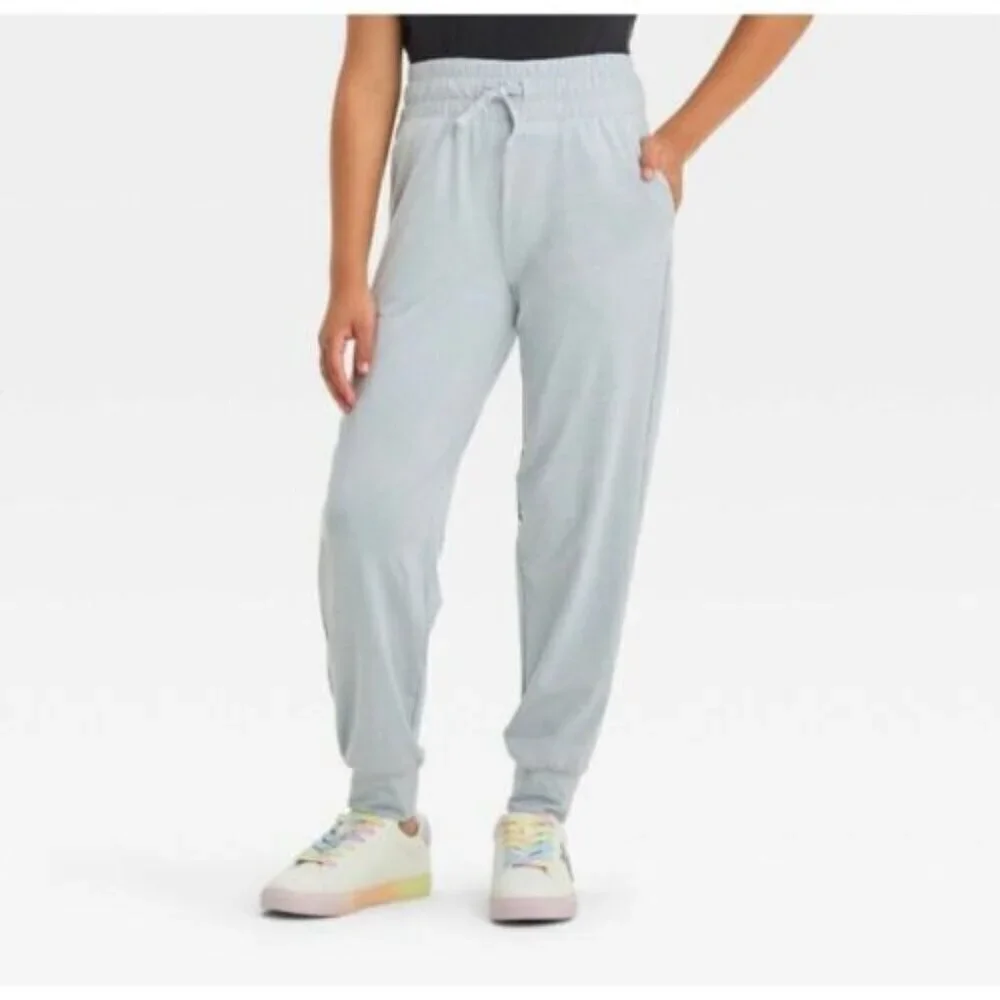 All in Motion Girls XL Joggers Cozy Fleece Pants Gray Soft Stretch Pants NWT NEW